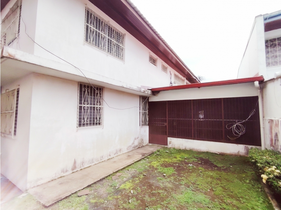 Casa en Venta En Chanis con Potencial Residencial y Comercial - 2