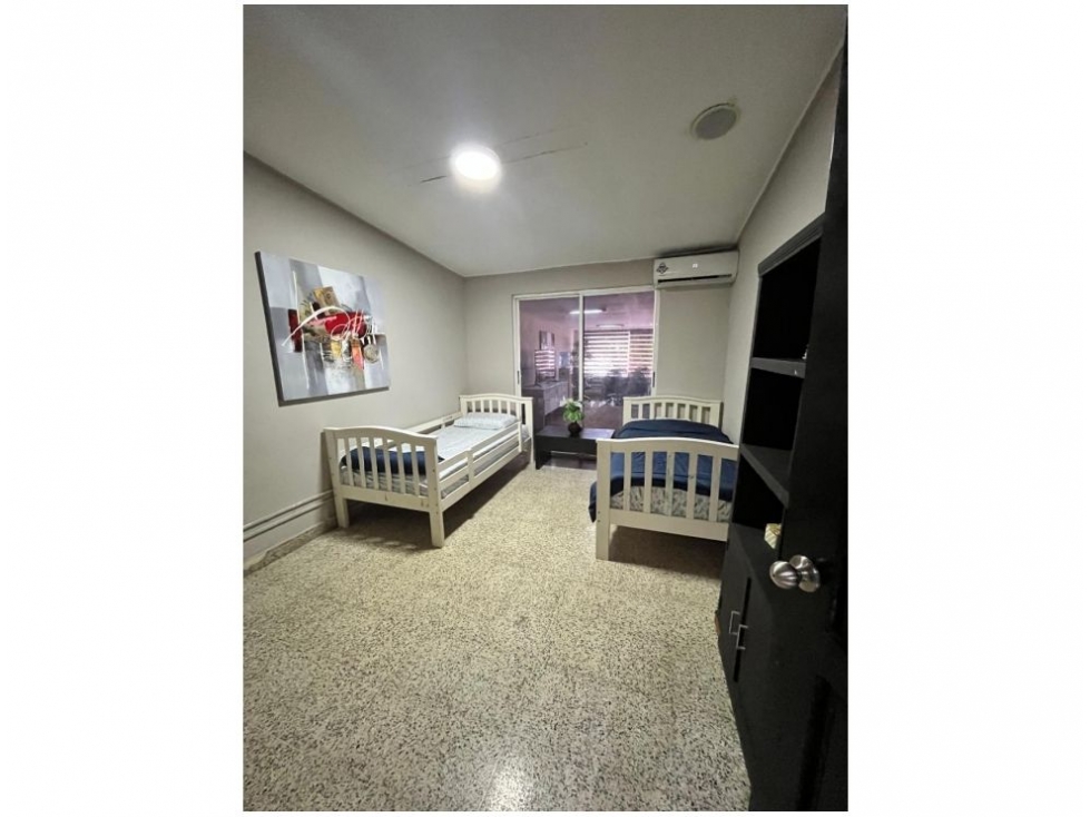 Casa Con Local en Venta y Alquiler en Parque Lefevre - 4