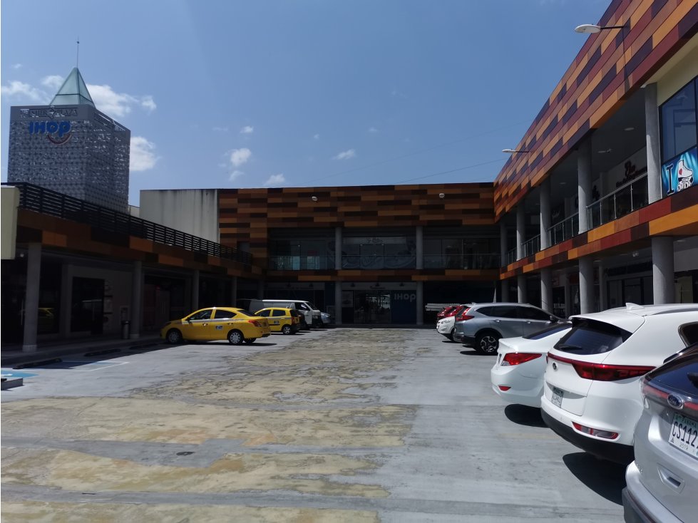 LOCAL EN ALQUILER EN PLANTA BAJA PLAZA PREMIER - 4