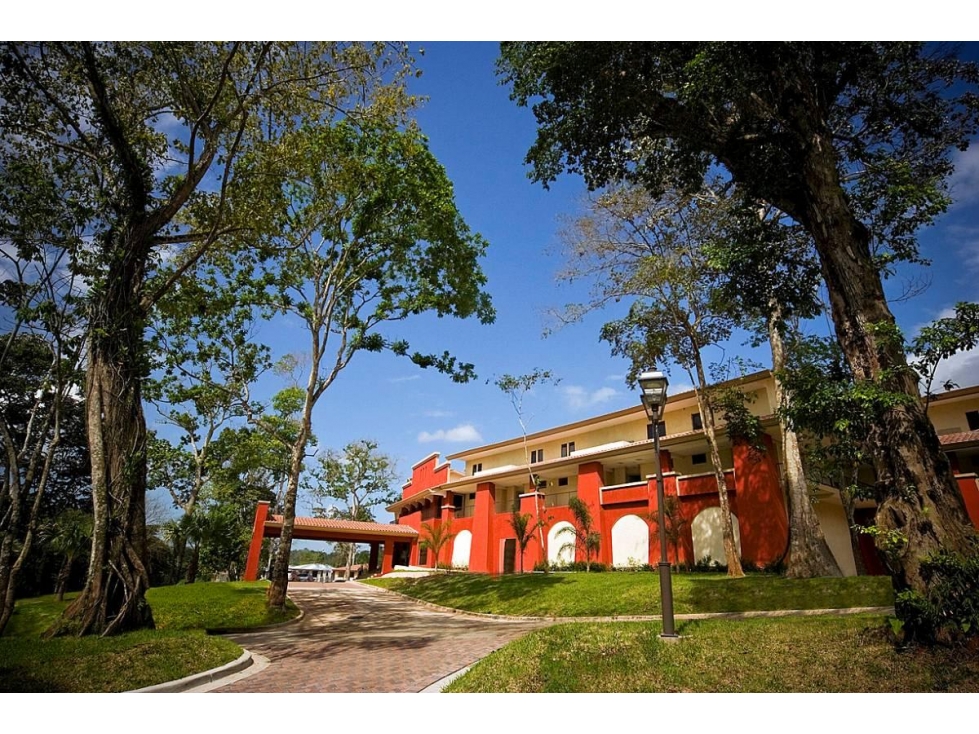 Se Vende Apartamento en Clayton | P. H. Embassy Club