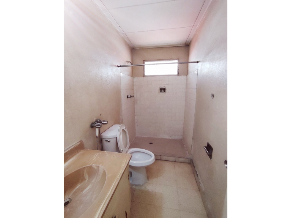 Casa en Venta En Chanis con Potencial Residencial y Comercial - 4