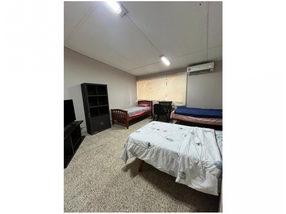 Casa Con Local en Venta y Alquiler en Parque Lefevre - 5