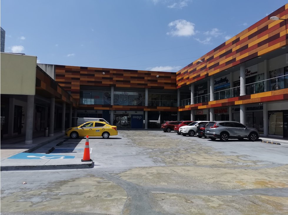 LOCAL EN ALQUILER EN PLANTA BAJA PLAZA PREMIER - 6