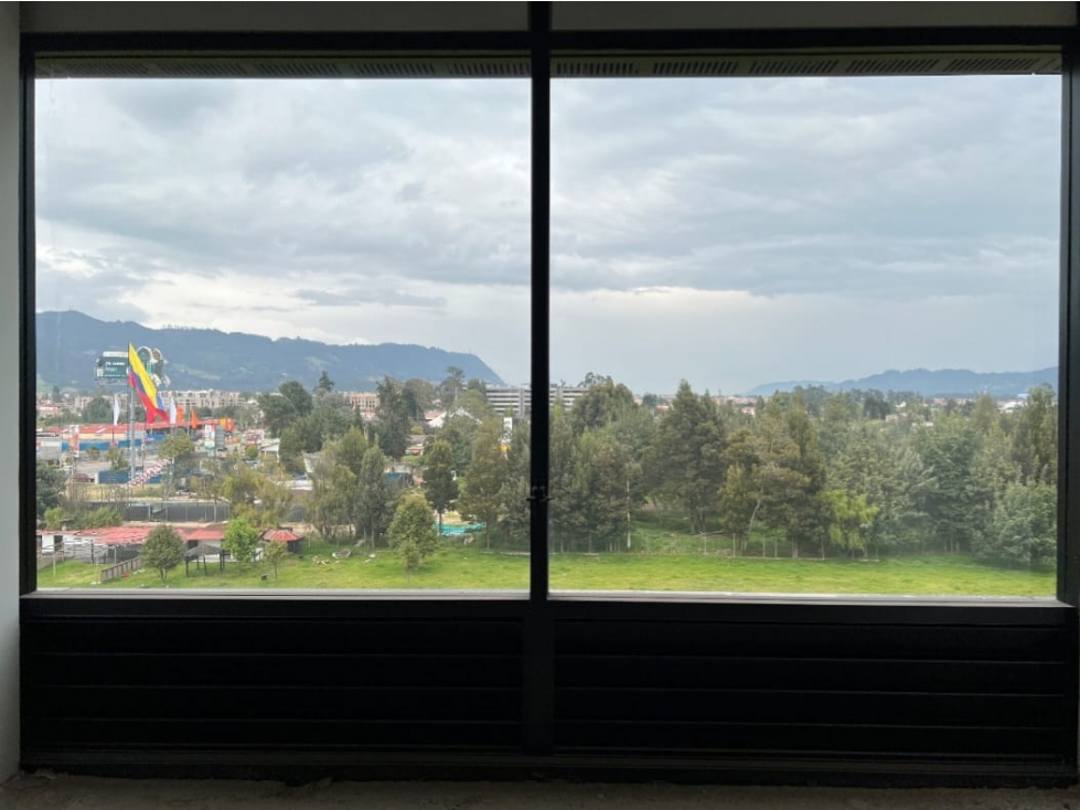 VENDO GRAN CONSULTORIO EN OBRA GRIS — foto 6