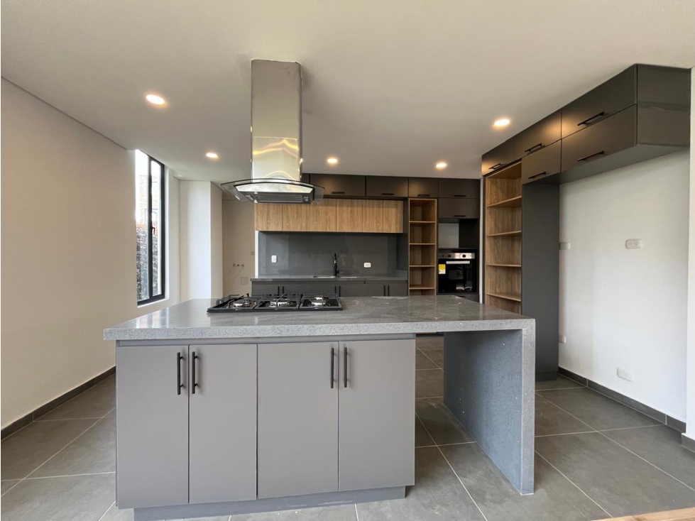 ARRIENDO ESPECTACULAR CASA EN CHIA - 2