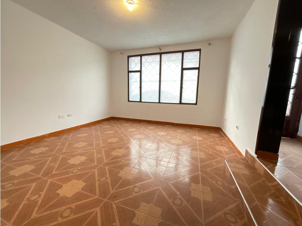 VENDO CASA PARA REMODELAR EN TOCANCIPA - 2