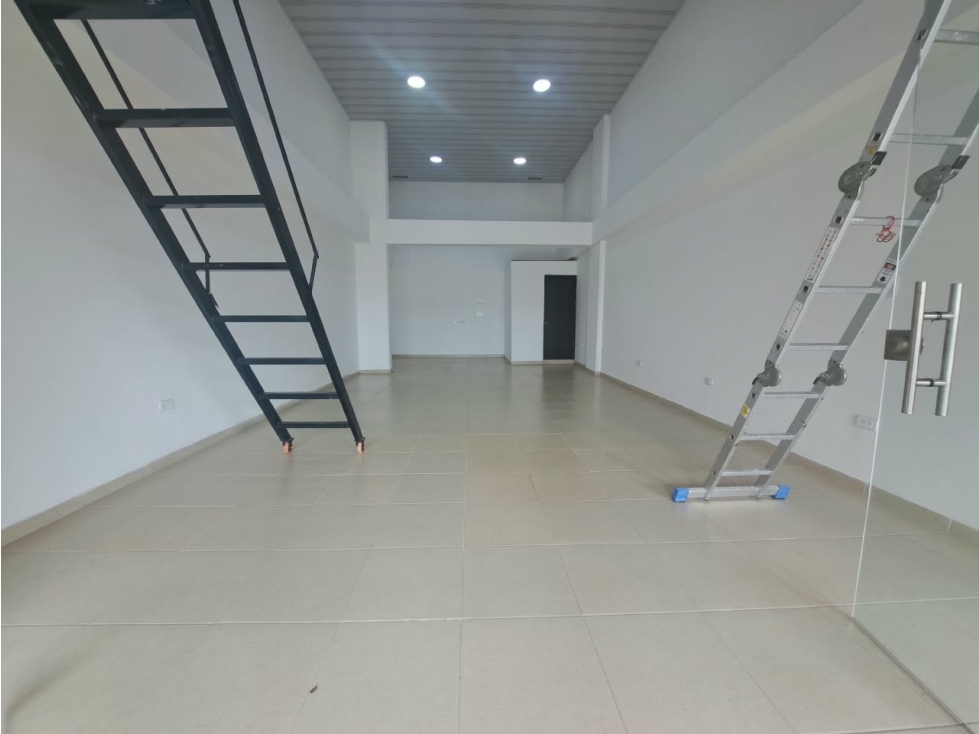 ARRIENDO ESPECTACULAR LOCAR EN ZONA COMERCIAL Y RESIDENCIAL - 3