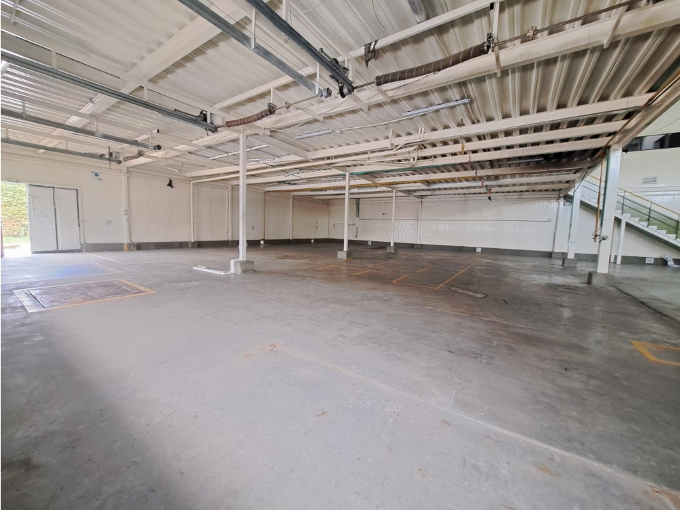ARRIENDO ESPECTACULAR BODEGA PARA EMPRESA DE ALIMENTOS - 6