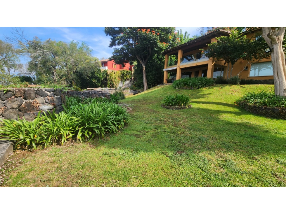CASA EN VENTA,VALLE DE BRAVO CENTRO