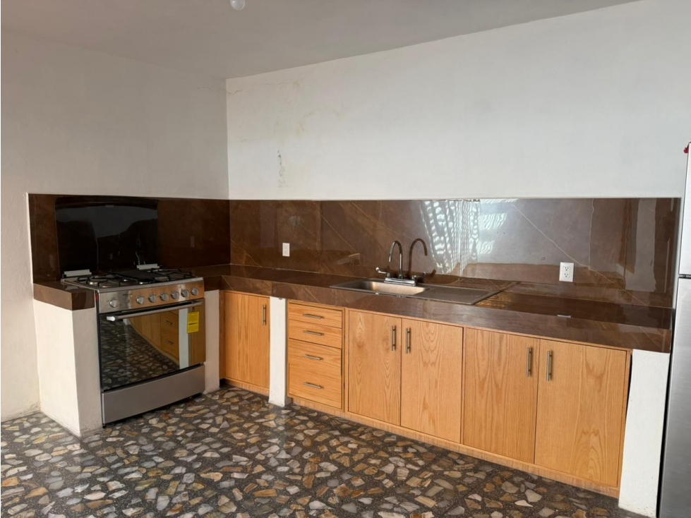 CASA EN RENTA VALLE DE BRAVO — foto 2