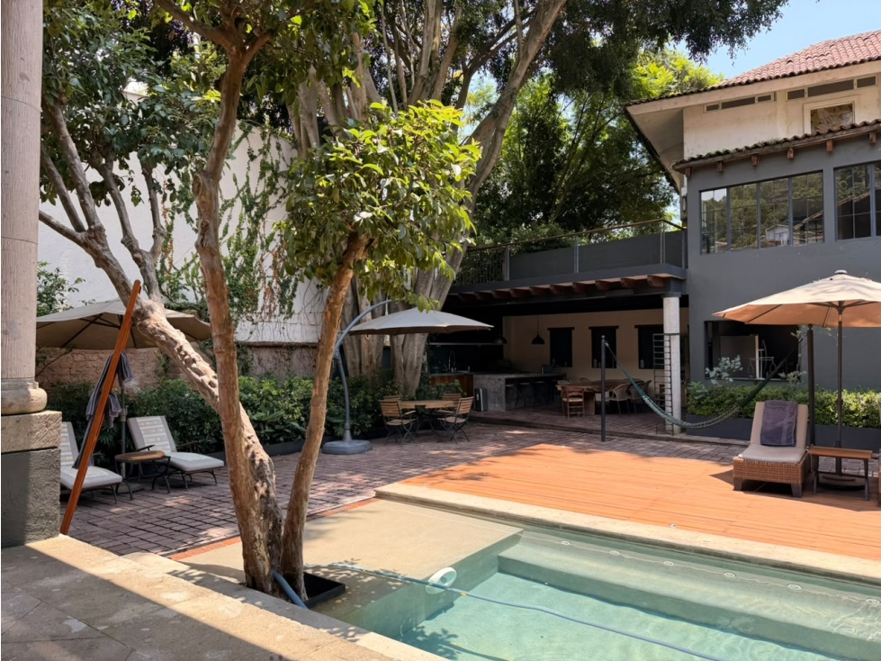 CASA EN VENTA EN VALLE DE BRAVO CENTRO