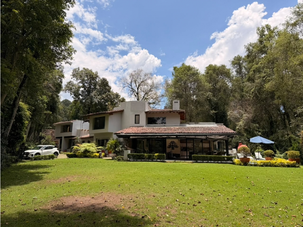 CASA EN VENTA DENTRO DEL CLUB DE GOLF, AVANDARO