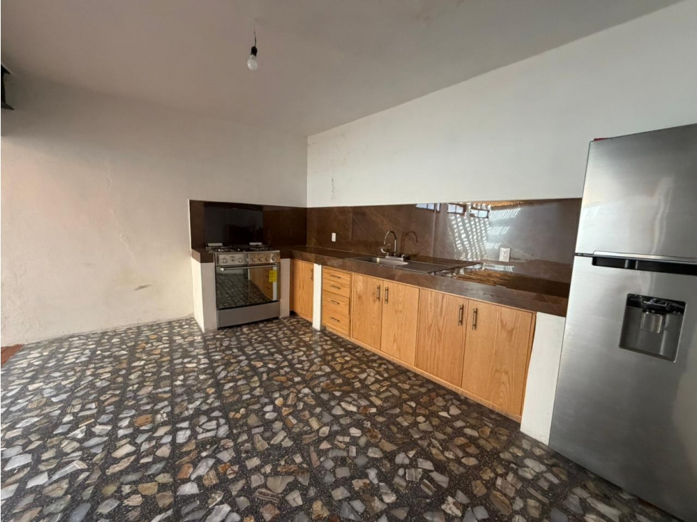 CASA EN RENTA VALLE DE BRAVO — foto 3