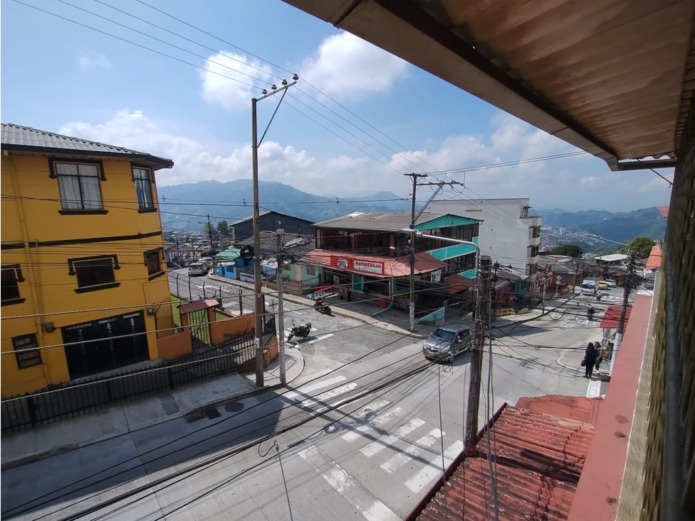 Casa en venta 3 Rentas barrio Colombia Manizales