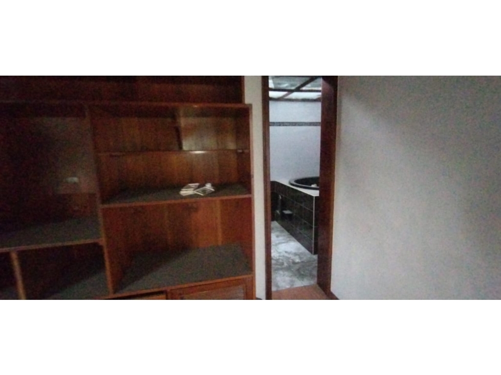 Casa lote en venta para remodelar 350m2 sector La Camelia — foto 2
