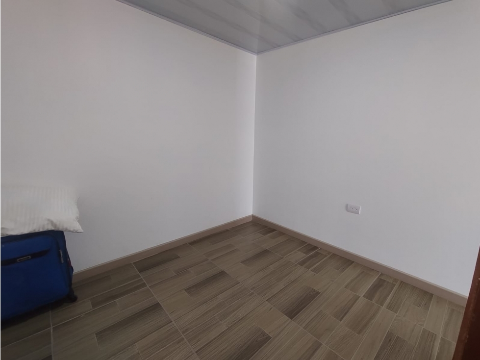 Casa en venta 3 niveles mirador de la carola — foto 2