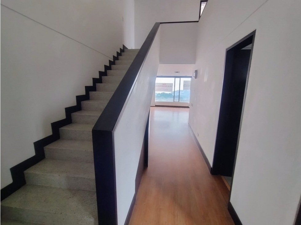 Apartamento Duplex en arriendo piso 12 sector El Cable 145m2 — foto 3
