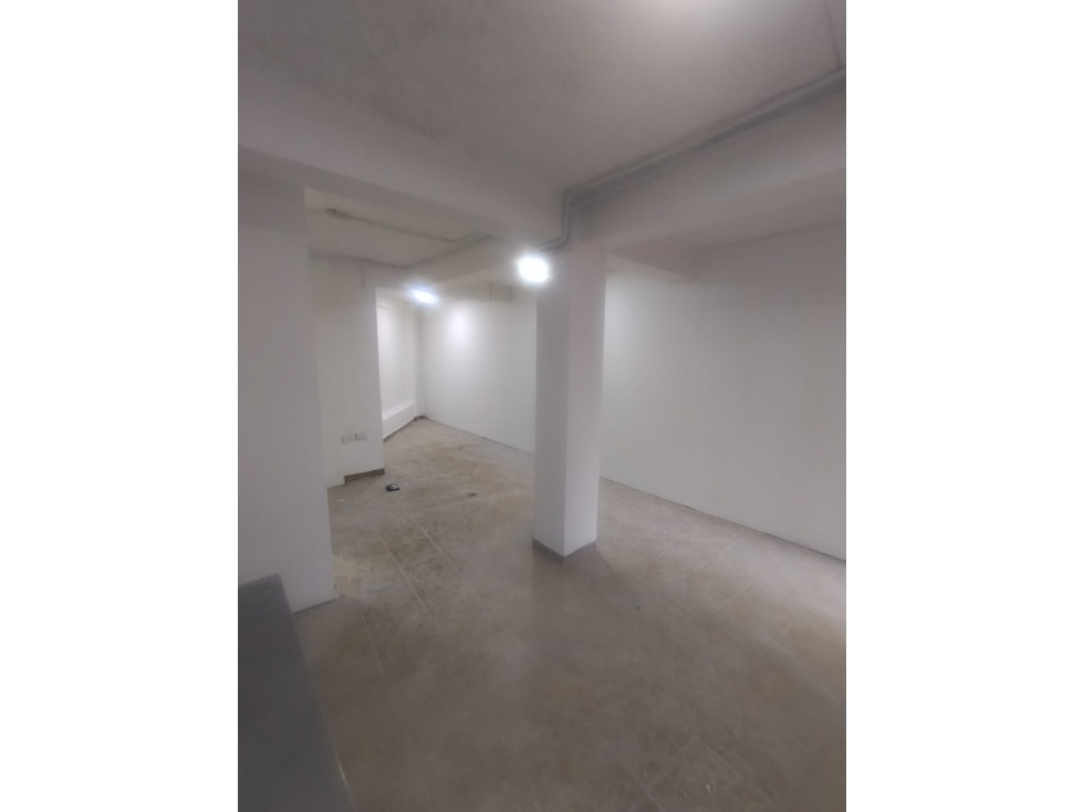 Local comercial en arriendo Paralela