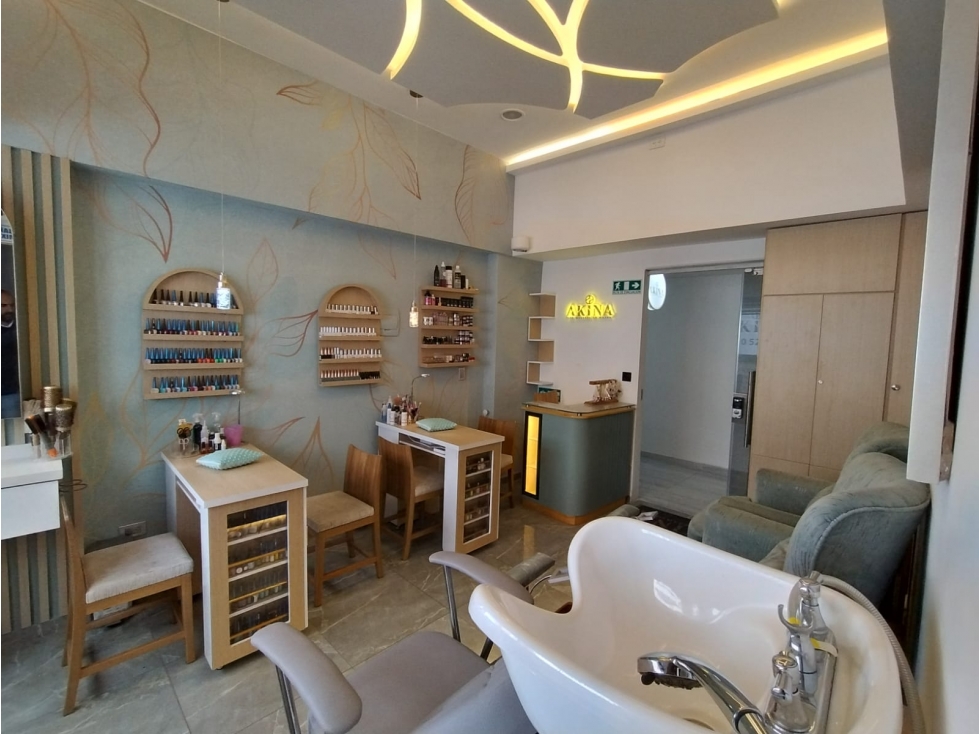 Local comercial de 35m2 centro ideal para salon de belleza - 1