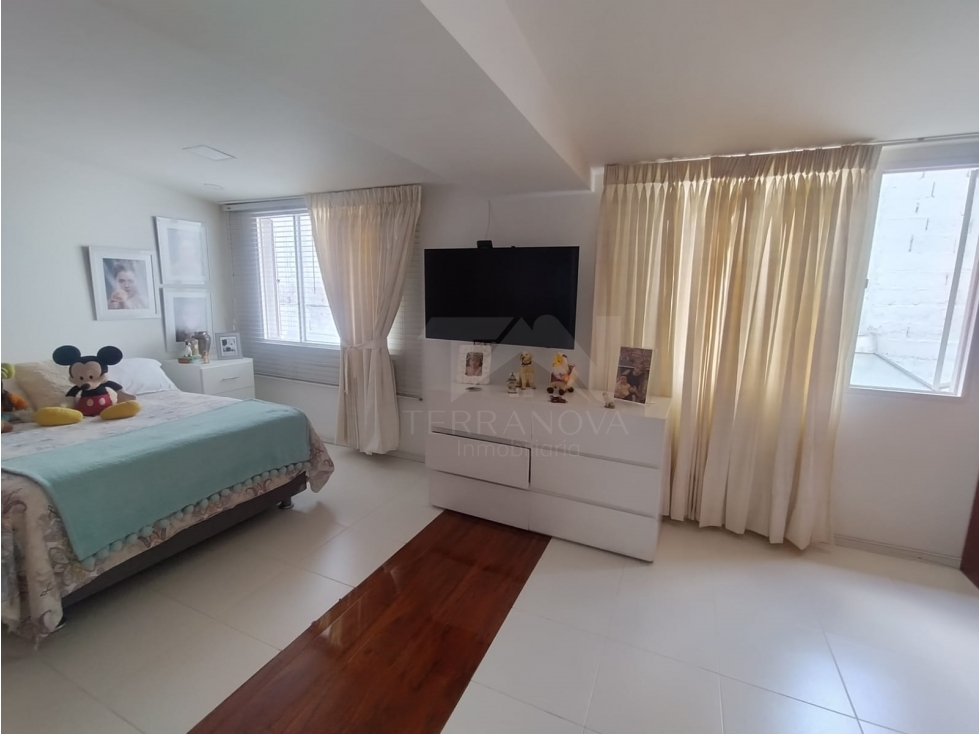 Hermosa casa en venta Laureles 165m2 — foto 2