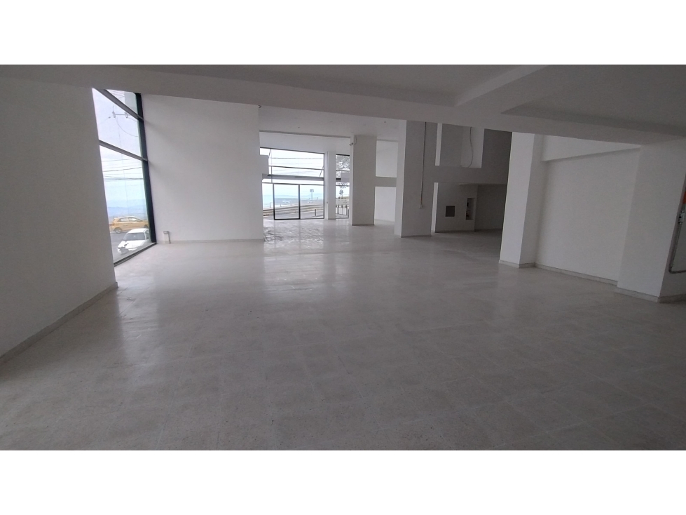 Local comercial para estrenar en alquiler 400m2 barrio chipre — foto 4
