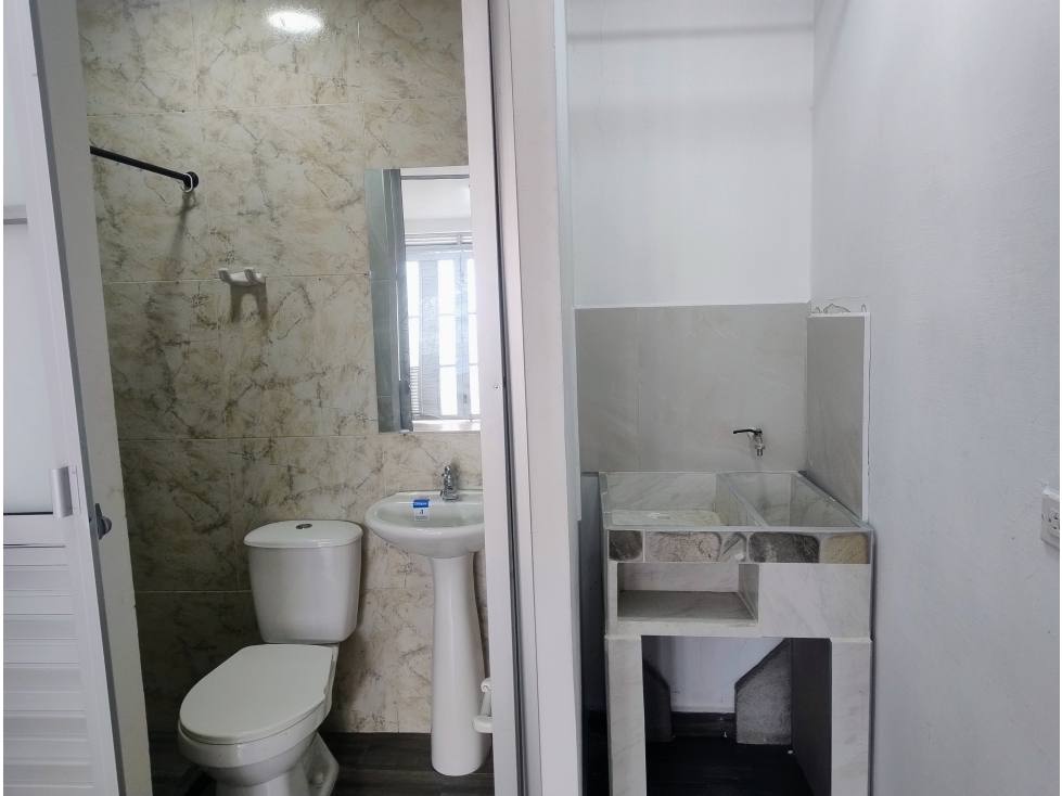 Local comercial 16m2 minitas — foto 3