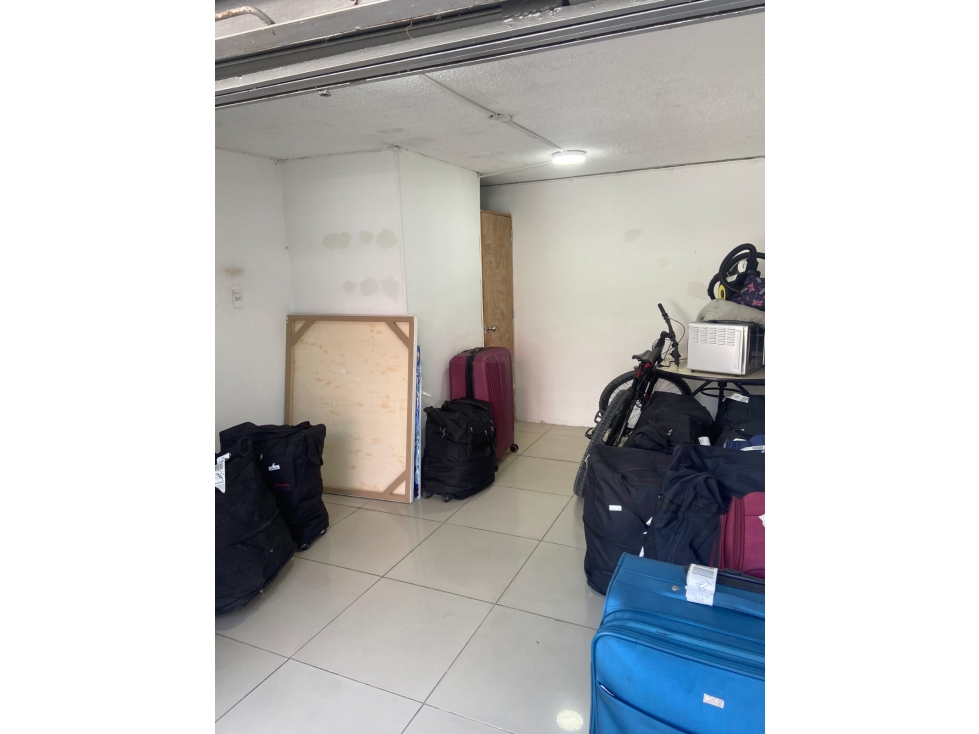 Local en arriendo 15mts2 barrio Chipre — foto 3