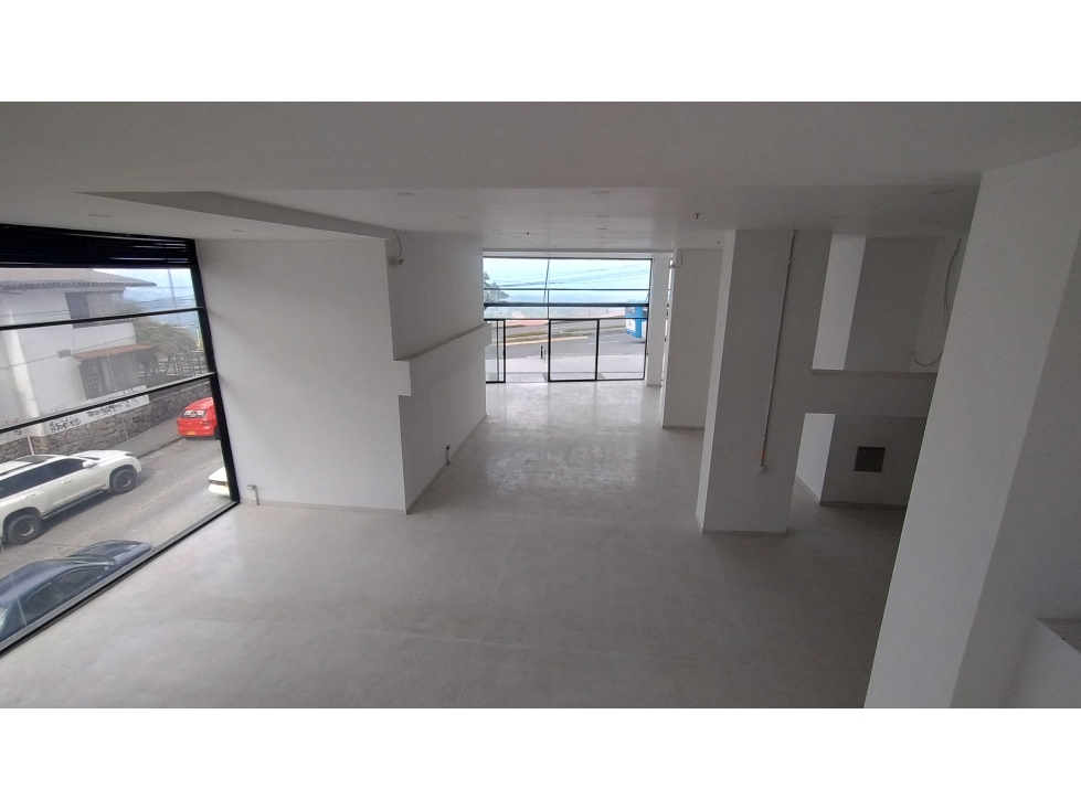 Local comercial para estrenar en alquiler 400m2 barrio chipre — foto 5