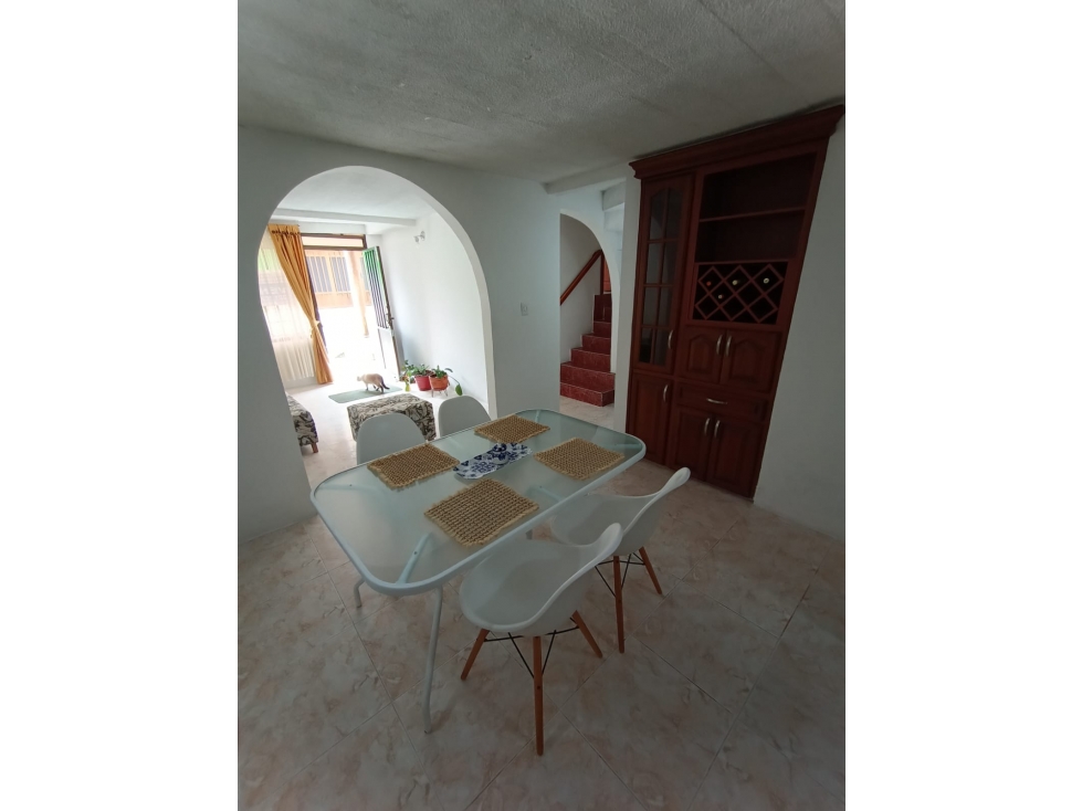 Casa en venta 320m2 La Carola 5 Niveles