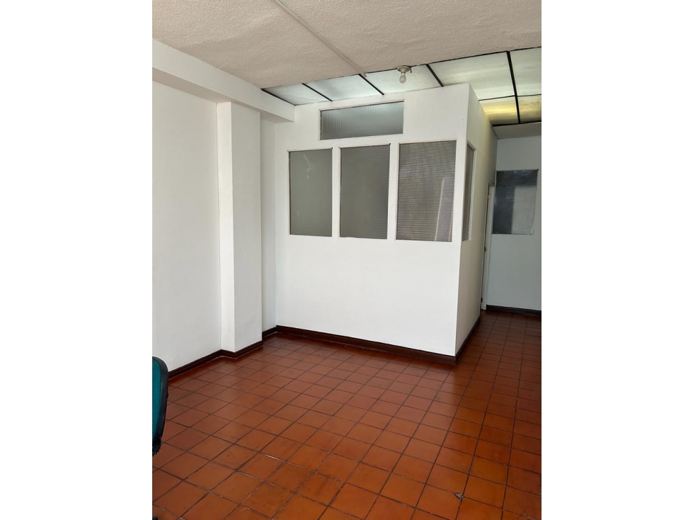 Apartaestuio - Local en venta 48m2 barrio San Joaquin