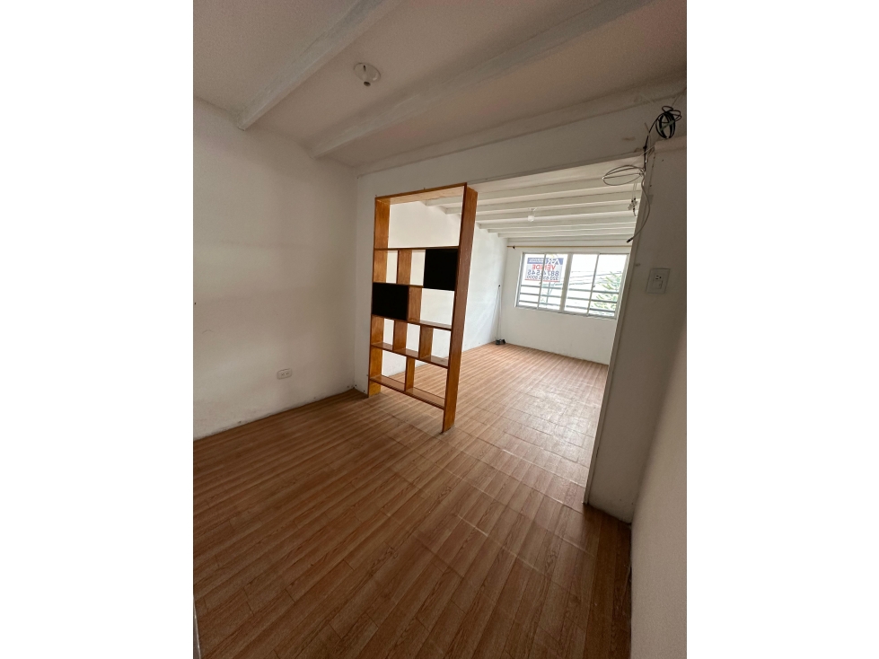 Casa en venta con 4 apartamentos La Sultana