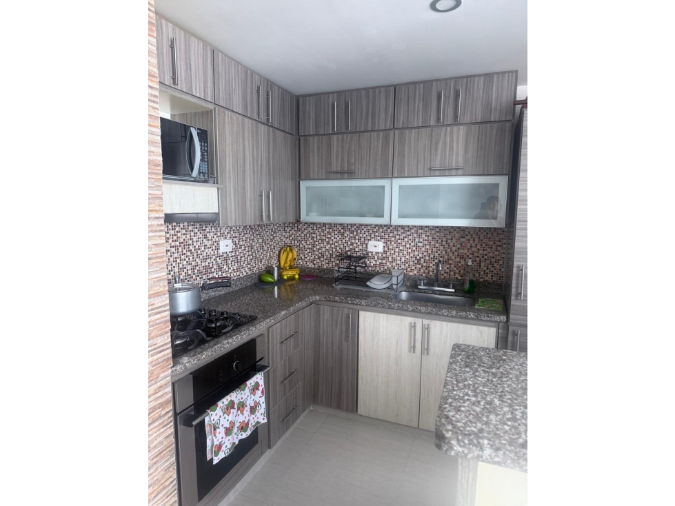 Apartamento en venta 75m2 quinto piso con ascensor