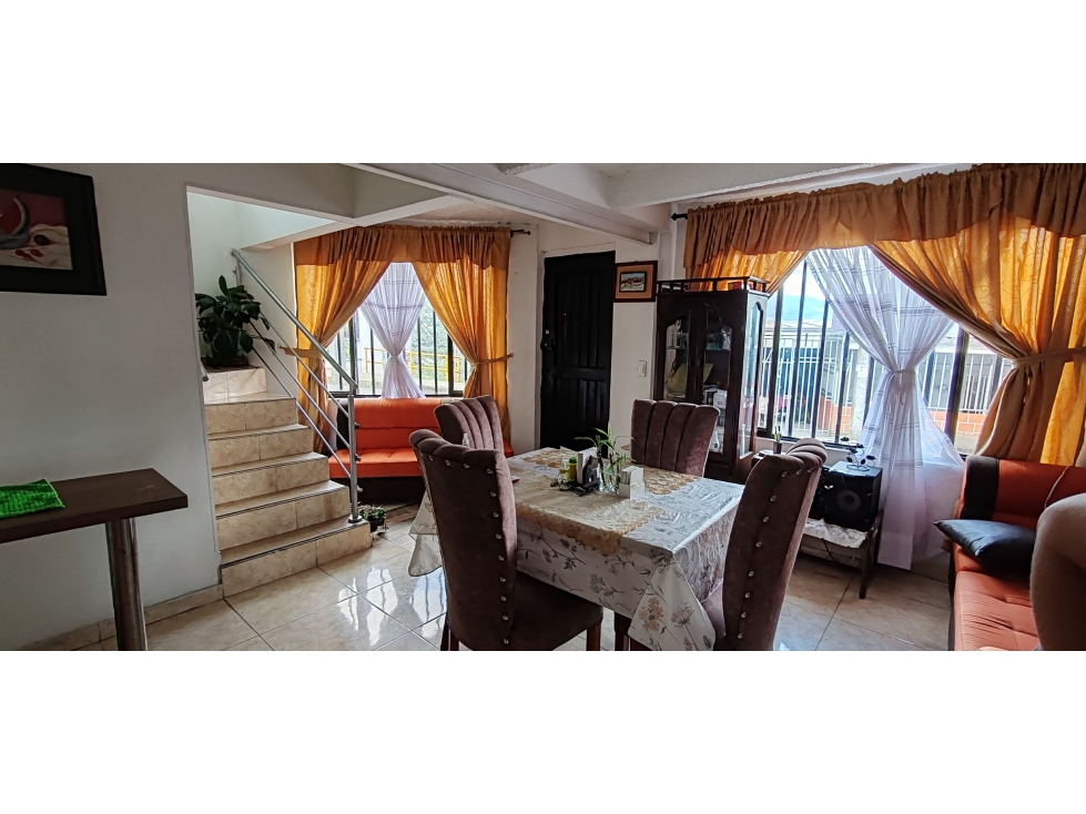 Casa en Venta La Carola 120mt2 Aprox
