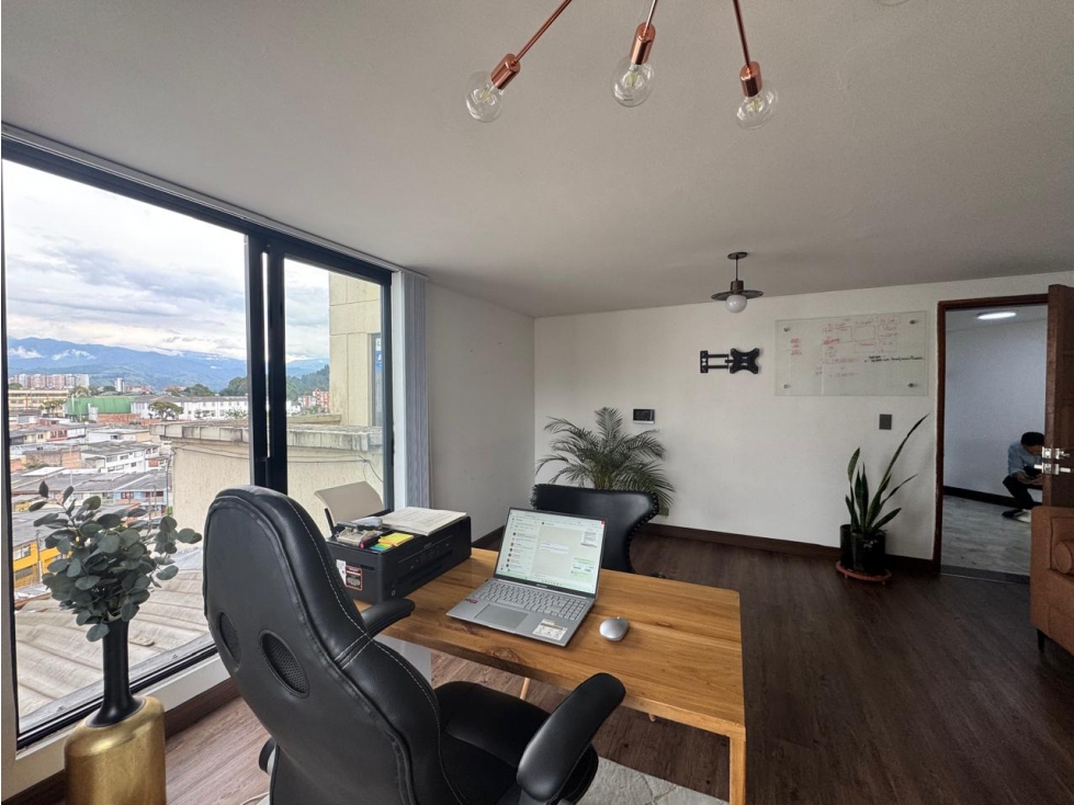 Consultorio en arriendo Av Paralela
