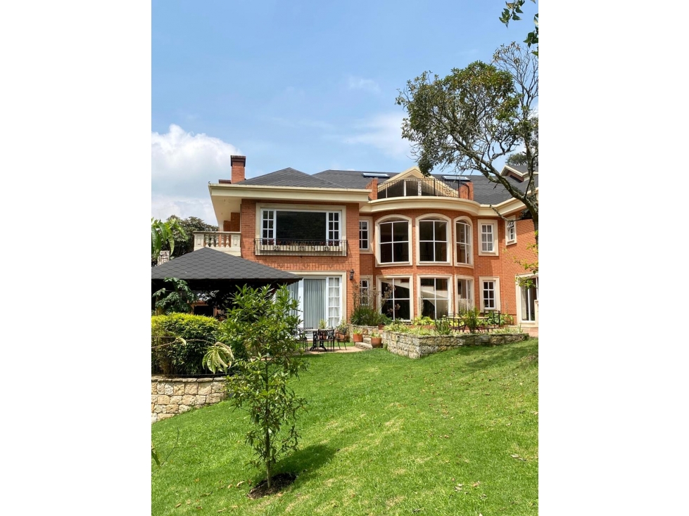 ARRIENDO o VENTA CASA 1200m2 + TERRAZAS CONJUNTO NORTE BOGOTA
