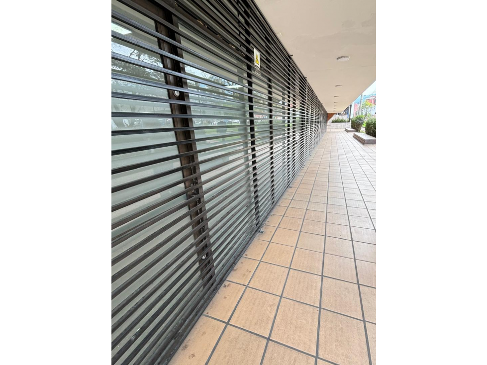 ARRIENDO LOCAL COMERCIAL EXTERIOR - OFICINA 470m2 CHICO NAVARRA