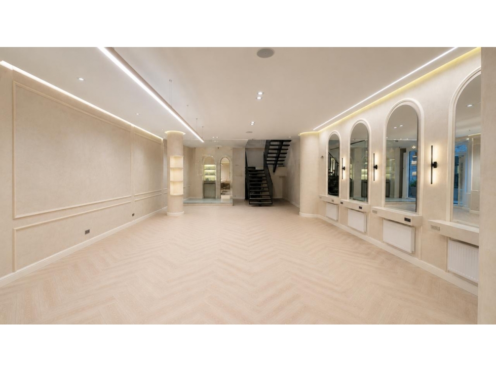 ARRIENDO LOCAL 150m2 DUPLEX + 150m2 ESQUINERO PARQUE 93 - 2