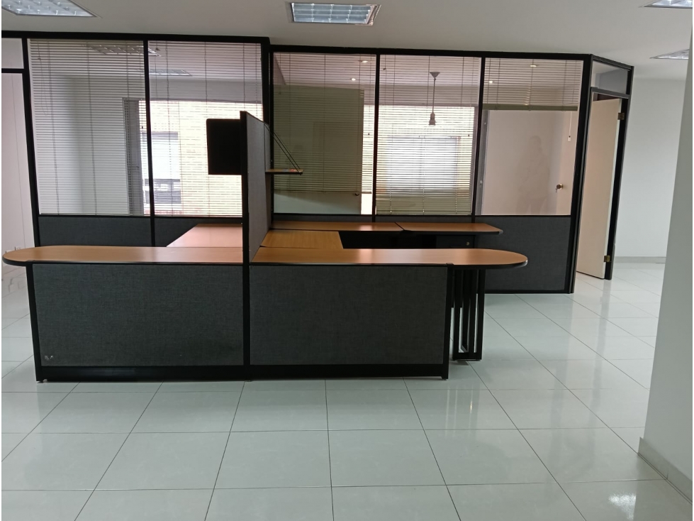 ARRIENDO VENTA OFICINA 90m2 PARQUE 93 CHICO — foto 2