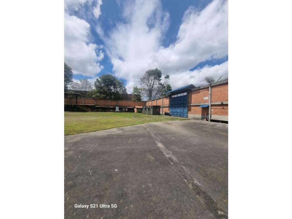 VENTA BODEGA 4.175m2 - LOTE 4.400m2 PARQUE LOGISTICO (RENTANDO) BOGOTA