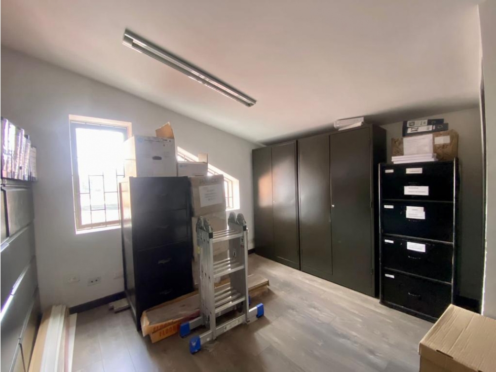 ARRIENDO OFICINA 481.51m2 DUPLEX + TERRAZA SANTA BARBARA — foto 3