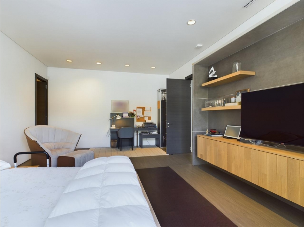 VENTA CASA 873m2 + 136m2 TERRAZA + 78m2 JARDIN INTERIOR SANTA ANA — foto 4