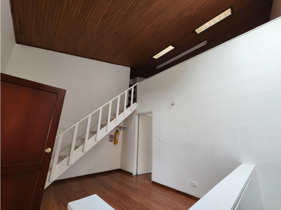 Casa Venta Chico Norte 215m2 Rentando Oficina + Garaje — foto 3