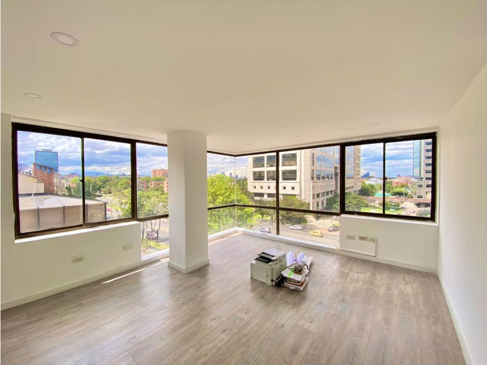 ARRIENDO OFICINA 481.51m2 DUPLEX + TERRAZA SANTA BARBARA — foto 4