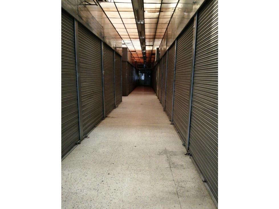VENTA LOCALES / BODEGA / PARQUEADERO LA CANDELARIA - 5