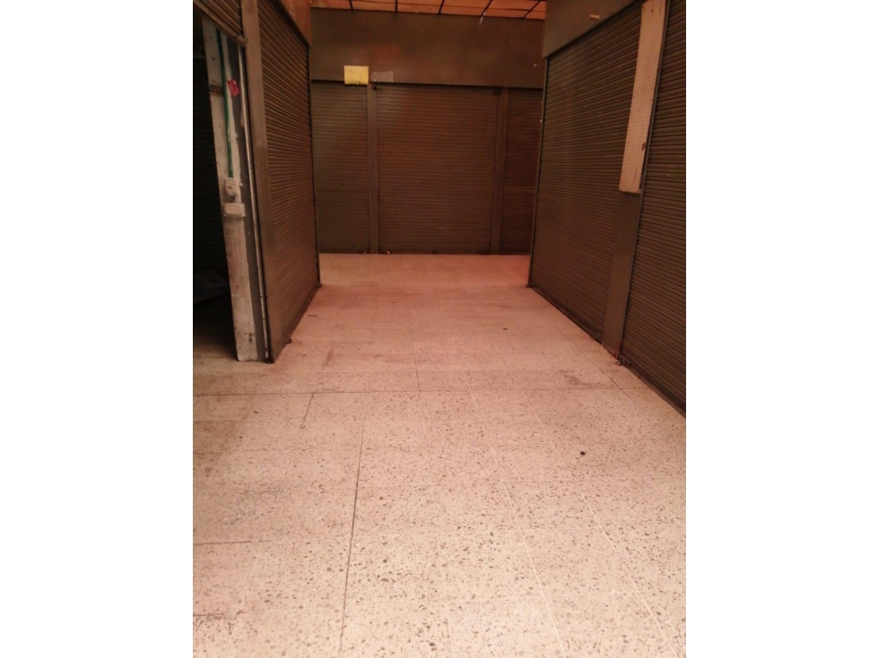 VENTA LOCALES / BODEGA / PARQUEADERO LA CANDELARIA - 6