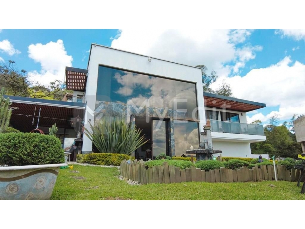 HERMOSA CASA CAMPESTRE / BARRIO EL TESORO