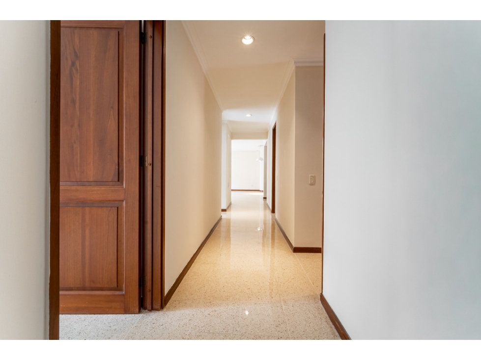 Venta De Apartamento En Conquistadores, Medellín