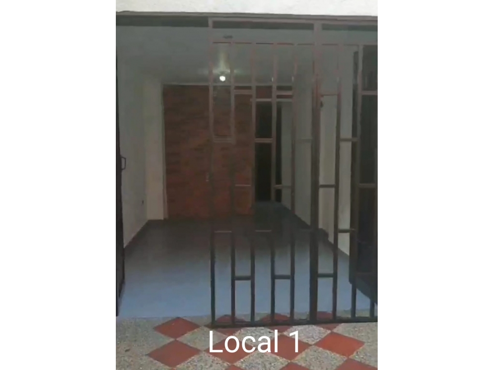 SE VENDE CASA ESQUINERA DE 3 PISOS CON 92 MTR2 EN AV GUAYABAL