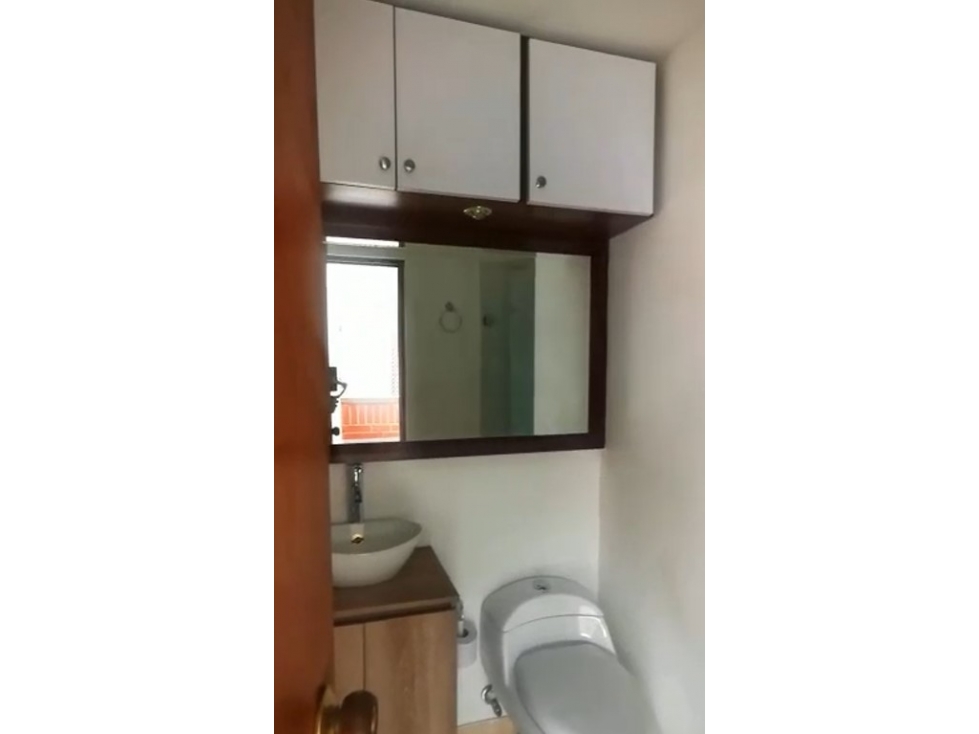 APARTAESTUDIO LOMA DEL INDIO MEDELLIN — foto 3