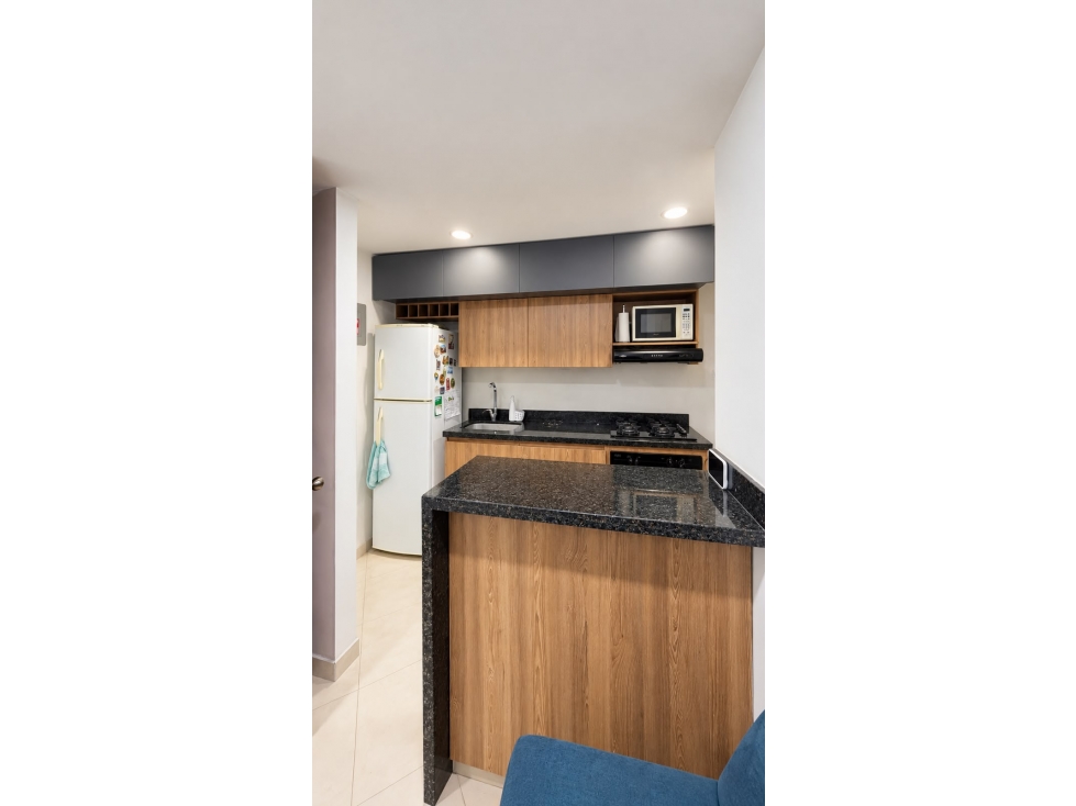 SE VENDE APARTAMENTO EN LOS COLORES — foto 3
